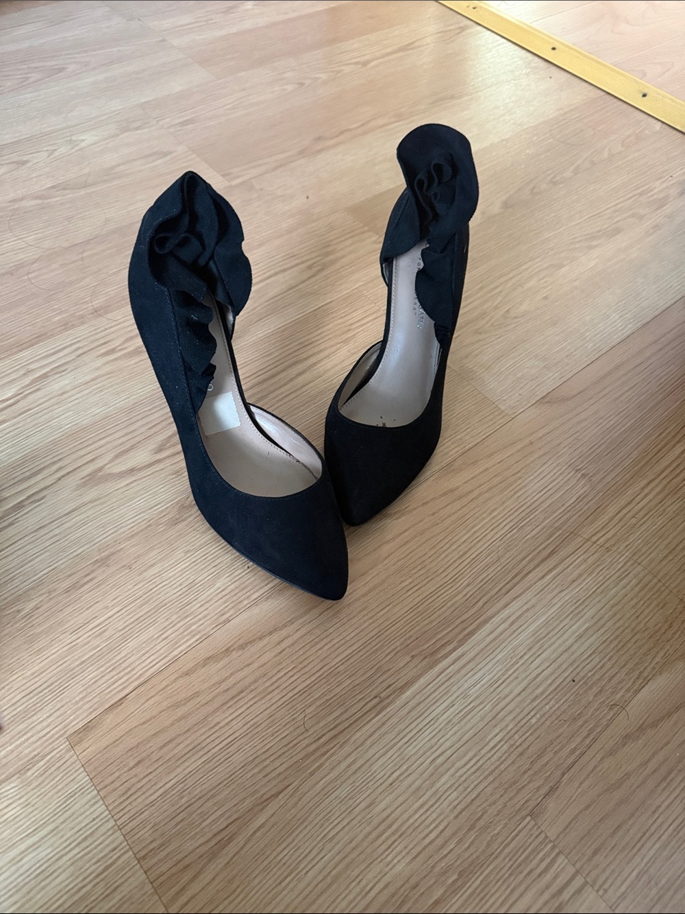 Seychelles Black Pointed-Toe Heels with Ruffle Accent